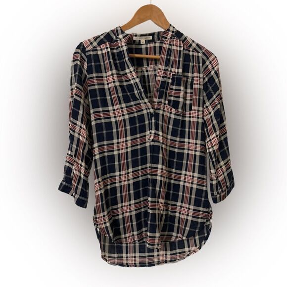 fun 2 fun Tops - Fun 2 Fun quarter sleeve button down